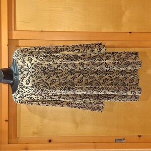 eci New York size M dress.  Black and gold